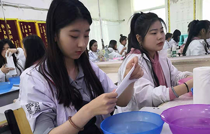 初來(lái)乍到，已然嶄露頭角——皮膚管理班新生張佳麗專訪