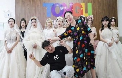 【統(tǒng)麗學(xué)校千人大會(huì)】你絕對(duì)想不到，當(dāng)對(duì)的婚紗遇上對(duì)的妝容會(huì)有多驚艷？