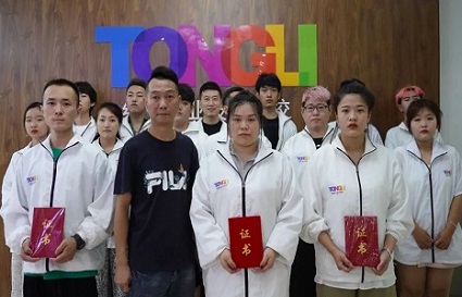 【統(tǒng)麗學(xué)校燙發(fā)考核】技能是一束光，照亮夢(mèng)想的遠(yuǎn)方~