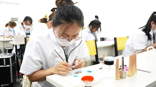 沈陽美甲學(xué)校