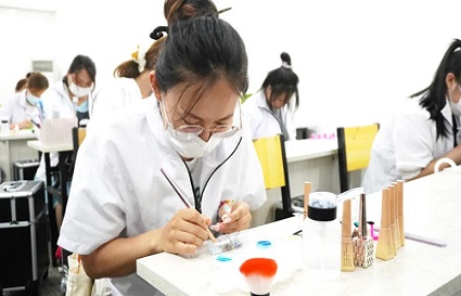 學(xué)美甲擔(dān)心學(xué)不會(huì)？很笨要學(xué)多久