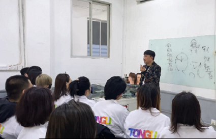 統(tǒng)麗美發(fā)學校招生中-報名時間/費用-精選培訓課程