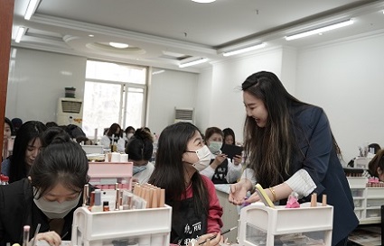 學美甲難不難 聽聽老師怎么說 沈陽美甲學校