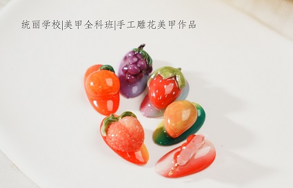 美甲要學(xué)什么 學(xué)美甲要會畫畫嗎？