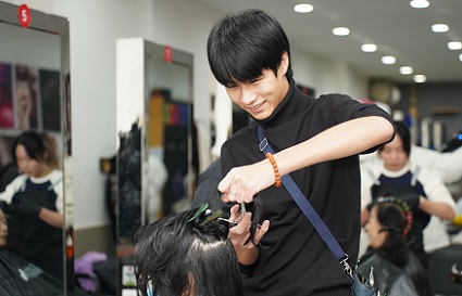 學美發(fā)學費一般多少錢 要學多久 沈陽美發(fā)學校介紹