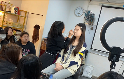 這是不是你想要的化妝學(xué)校 帶實(shí)操？帶就業(yè)？沈陽(yáng)化妝學(xué)校
