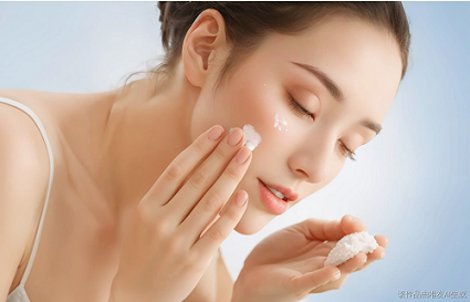 沈陽(yáng)美容學(xué)校： 三伏天如何正確護(hù)膚？