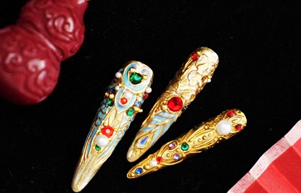 穿戴甲之 “坑”：為何總在翻車(chē)邊緣徘徊？