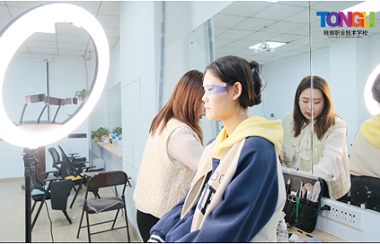 日常妝化妝培訓班一般學多久