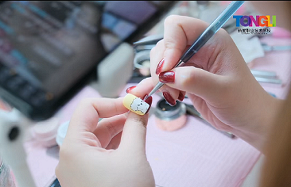 美甲培訓學校學習到底好不好？