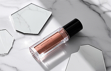 夏天易出汗，怎么化妝才安全？沈陽化妝學(xué)校和你說技巧