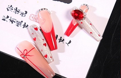 學(xué)美甲正規(guī)學(xué)校課程都適合自己?jiǎn)?？沈?yáng)美甲學(xué)校和你說(shuō)一說(shuō)