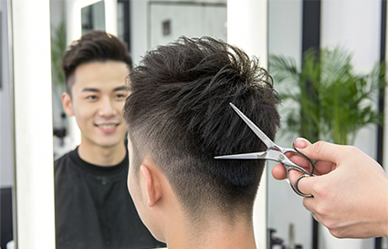 美發(fā)師入門必學(xué)的剪發(fā)技巧