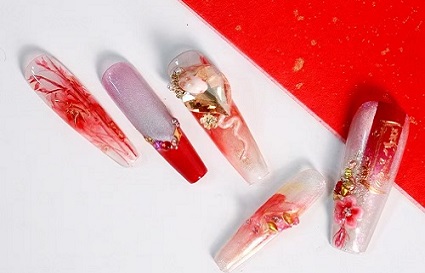 年初美甲 這一款在適合不過 沈陽美甲學(xué)校喊你一起