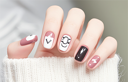 涂指甲油時(shí)如何應(yīng)對(duì)氣泡？