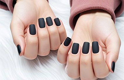 沈陽美甲學(xué)校_黑色美甲的搭配