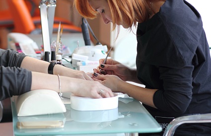 首次做美甲要避開(kāi)什么？沈陽(yáng)美甲學(xué)校