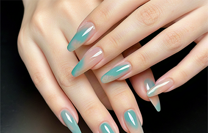 沈陽美甲學(xué)校：做美甲時要注意什么？