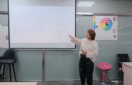 初中畢業(yè)學化妝？統(tǒng)麗化妝學校理論+實踐