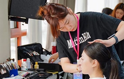 新手怎么更好的學化妝？沈陽化妝學校