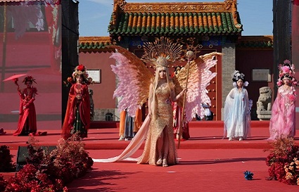 驚艷亮相！統(tǒng)麗化妝系多系列造型秀，演繹多元美學(xué)盛宴