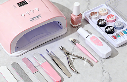 想轉(zhuǎn)行做美甲師？統(tǒng)麗美甲學(xué)校有專業(yè)培訓(xùn) + 職業(yè)規(guī)劃