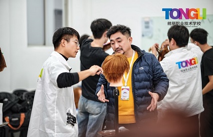 學(xué)習(xí)美發(fā)統(tǒng)麗學(xué)校的優(yōu)勢在哪里？沈陽美發(fā)學(xué)校