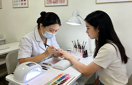 沈陽(yáng)美甲學(xué)校怎么選 幾點(diǎn)要看好？